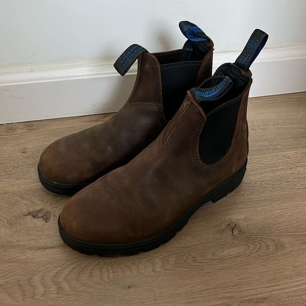 Blundstone brown boots